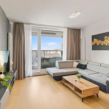 Panorama City Apartment In Downtown Area With Free Parking And Castle View Bratislava Exterior photo