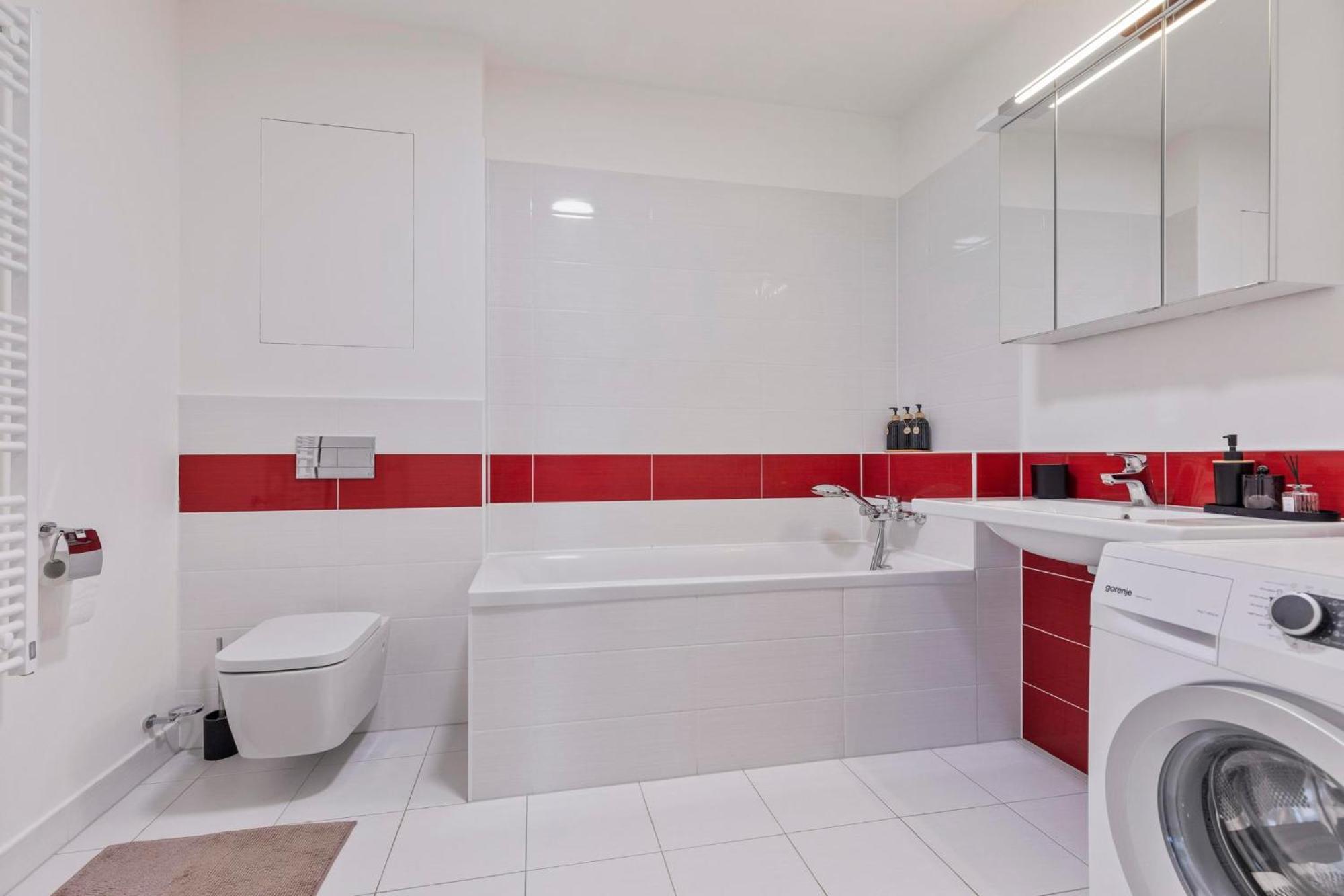 Panorama City Apartment In Downtown Area With Free Parking And Castle View Bratislava Exterior photo